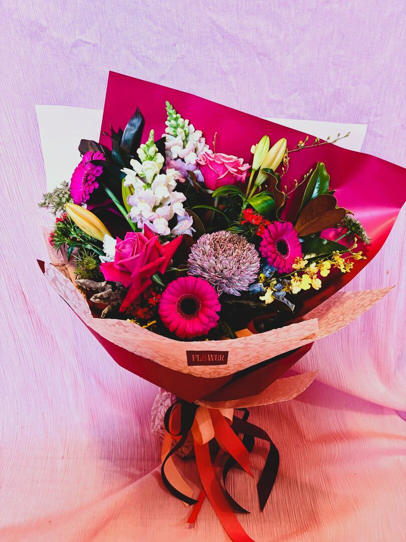 Bouquet of Seasonal Flowers - Large Bouquet of Seasonal Flowers - Large