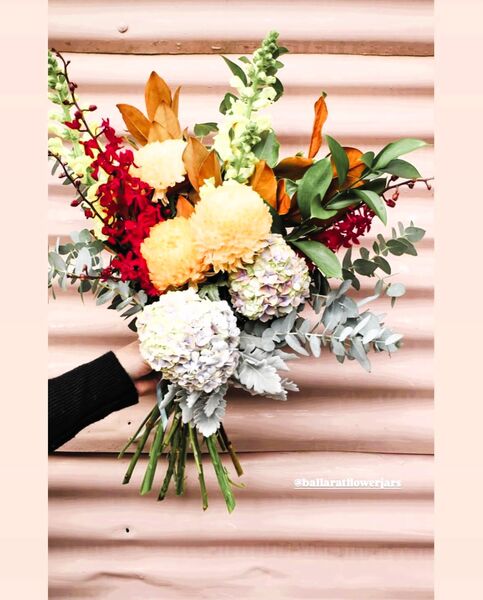 Ballarat Flower Jars - Large Bouquet